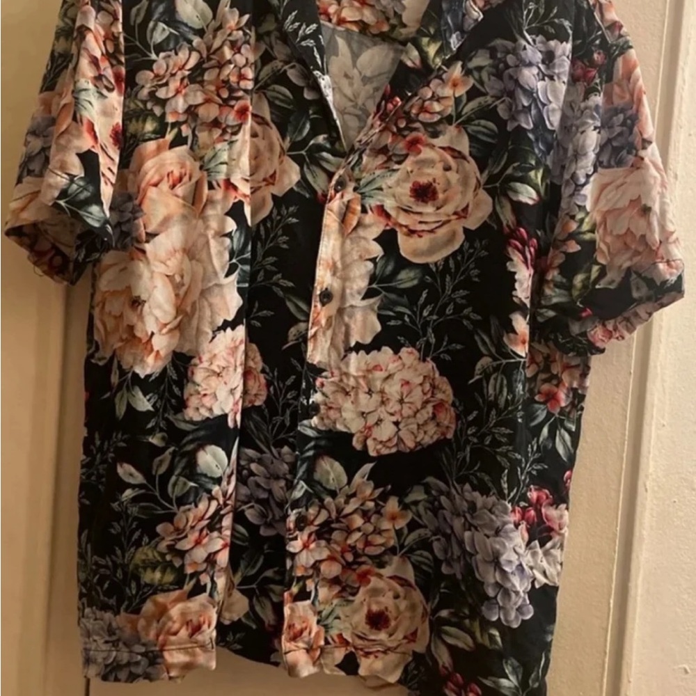 Forever 21 Floral Black Button Down Shirt